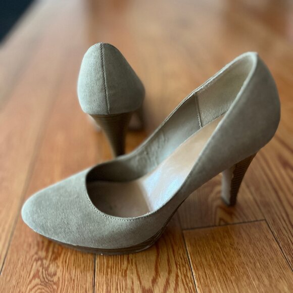 FIDNI Pumps - Picture 1 of 7